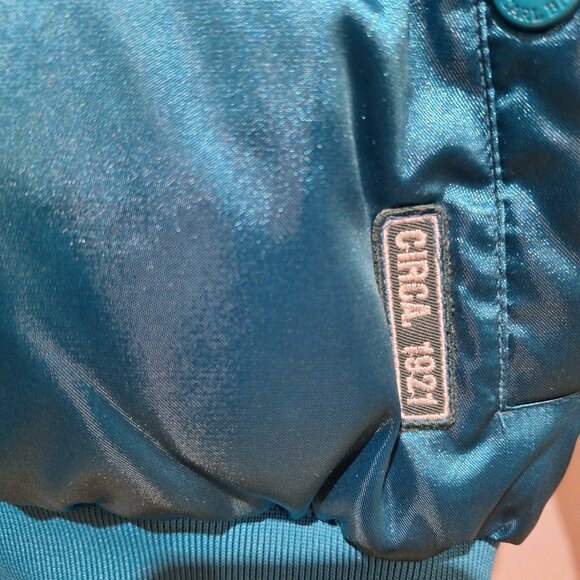 Green Bay Packer's 90s Vintage Fur Trim Hooded Jacket - Picture 11 of 16